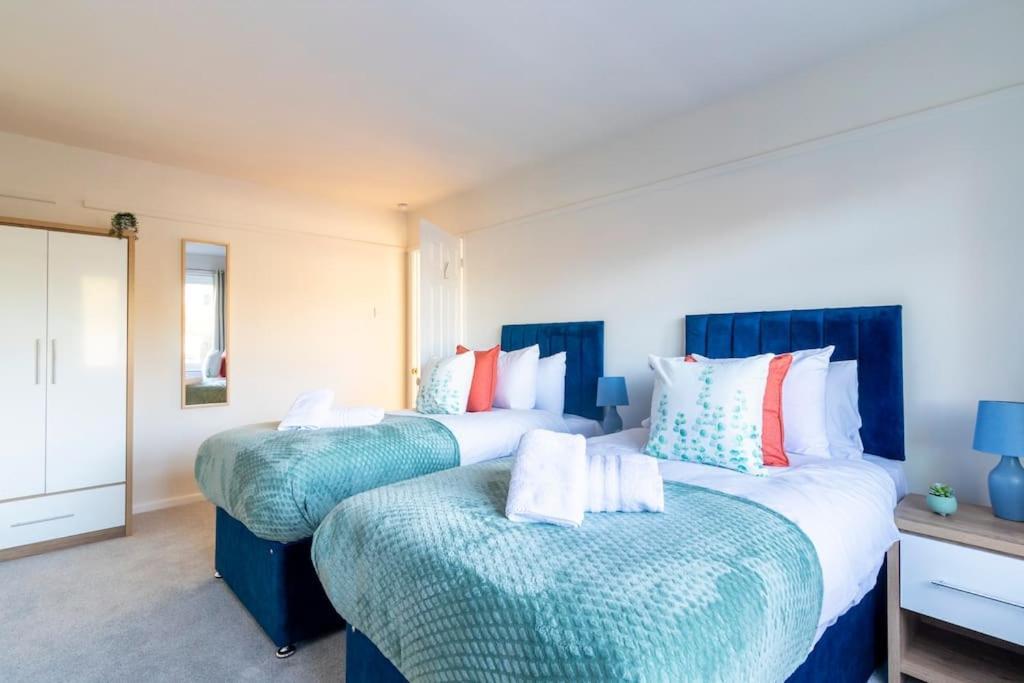 Stunning Sea View 2 Bedroom Sleeps 6- Free Parking Bournemouth